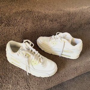 NIKE AIRMAX YOUTH/WOMENS